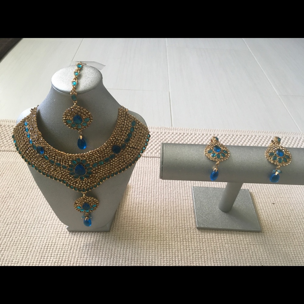 SOLD!!!! Fashion jewelry set